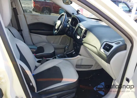 2019 Jeep Compass Sun And Wheel Fwd из США, поврежденный, VIN 3C4NJCBB3KT636677